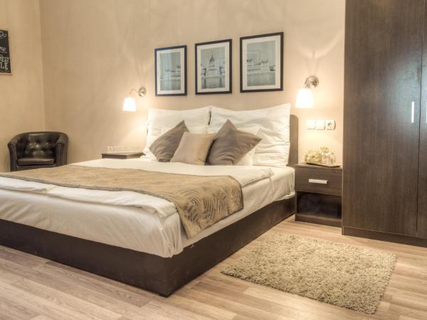 Budapest Ville Bed & Breakfast : photo 6 de la chambre chambre double deluxe avec baignoire