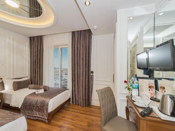 Darkmen Hotel 2 : photo 2 de la chambre chambre lits jumeaux standard - vue sur mer