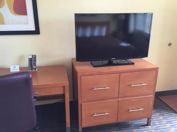 Howard Johnson by Wyndham San Diego Sea World : photo 1 de la chambre chambre lit king-size - non-fumeurs