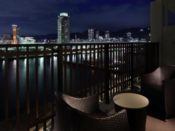 Kobe Minato Onsen Ren : photo 5 de la chambre deluxe twin room with tatami area and terrace - ocean view