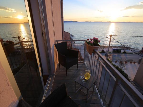 Hotel Delfin : photo 10 de la chambre chambre double ou lits jumeaux avec balcon