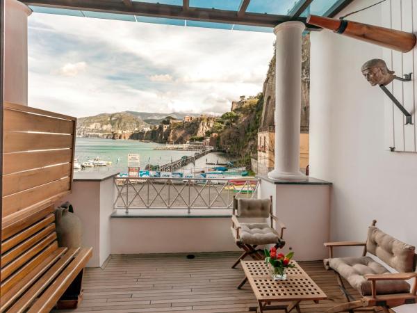 Yacht Club Capo Cervo Suites B&B : photo 4 de la chambre suite junior