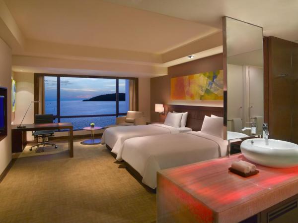 Hyatt Regency Kinabalu : photo 4 de la chambre chambre lits jumeaux - vue sur mer