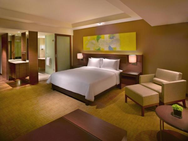 Hyatt Regency Kinabalu : photo 3 de la chambre chambre lit king-size avec accès au club - vue sur mer