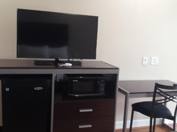 Palace Inn Houston Northwest 290 : photo 10 de la chambre chambre lit king-size - non-fumeurs