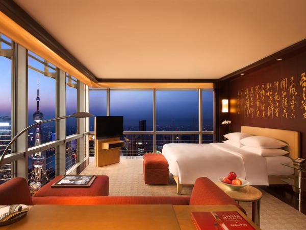 Grand Hyatt Shanghai : photo 2 de la chambre chambre lit king-size de luxe - vue sur rivière