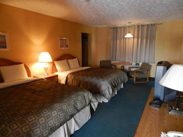 Kings Inn Near the Falls : photo 7 de la chambre chambre avec 2 grands lits queen-size