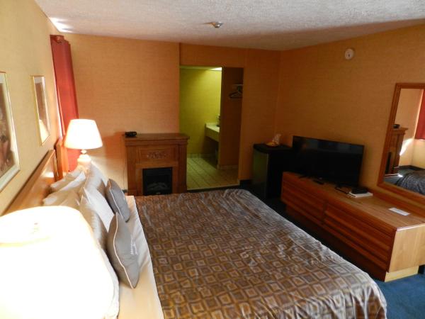 Kings Inn Near the Falls : photo 5 de la chambre chambre lit king-size