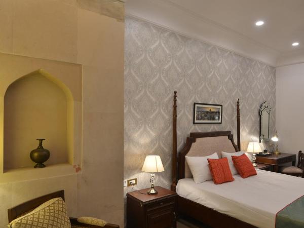Haveli Dharampura - UNESCO awarded Boutique Heritage Hotel : photo 3 de la chambre diwan-e-khas room - haveli dharampura
