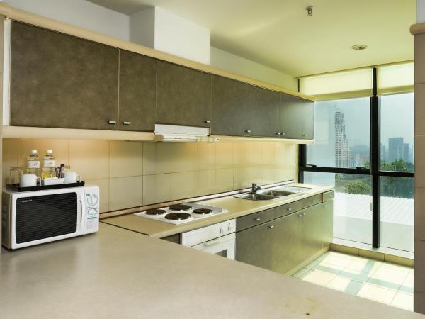 Pacific Regency Hotel Suites : photo 5 de la chambre suite lit king-size exécutive