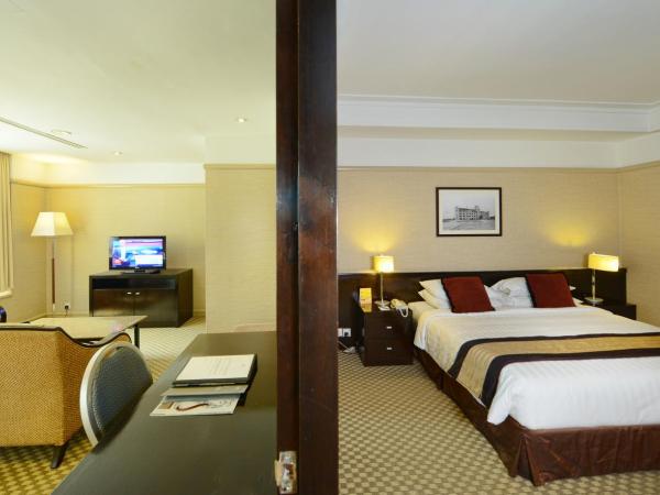 Pacific Regency Hotel Suites : photo 5 de la chambre suite 1 chambre lit king-size