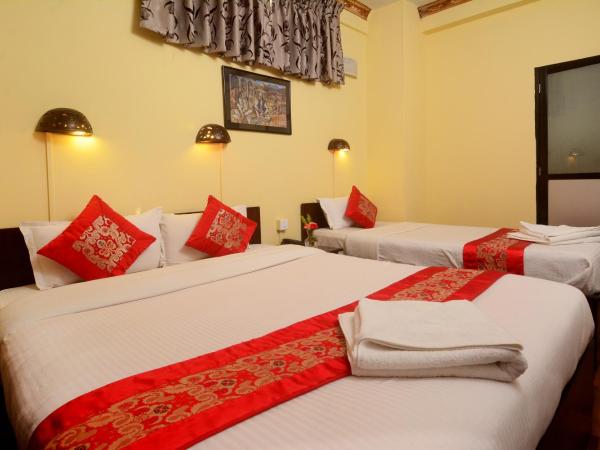 Dream Nepal Hotel and Apartment : photo 4 de la chambre chambre familiale
