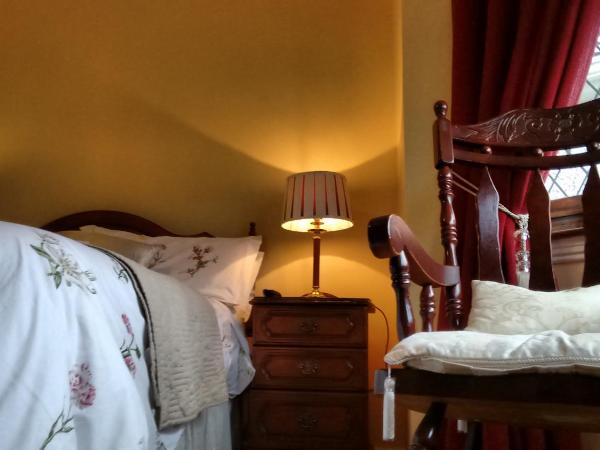 Corrib View Guesthouse h91rr72 : photo 7 de la chambre chambre triple avec salle de bains privative