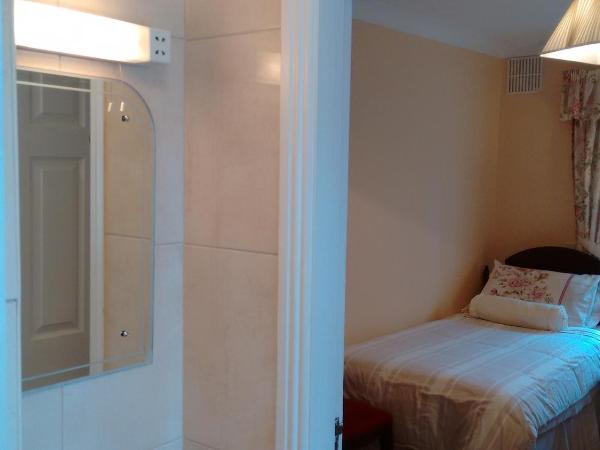 Corrib View Guesthouse h91rr72 : photo 9 de la chambre chambre lits jumeaux avec salle de bains privative
