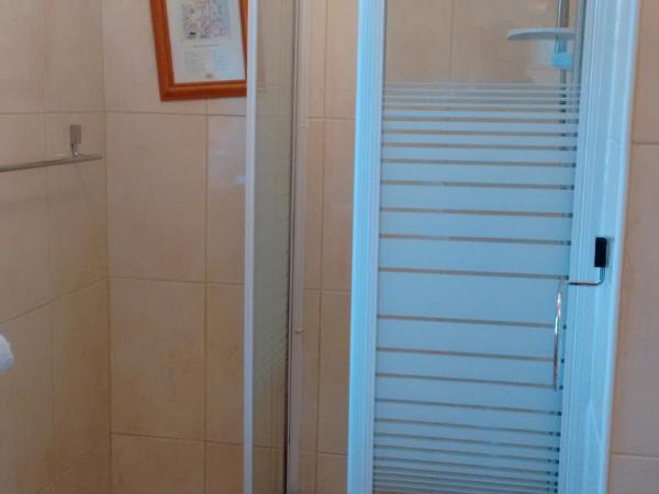 Corrib View Guesthouse h91rr72 : photo 9 de la chambre chambre double avec salle de bains privative