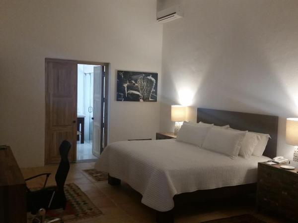 Hotel Boutique Casareyna : photo 3 de la chambre chambre double supérieure avec baignoire