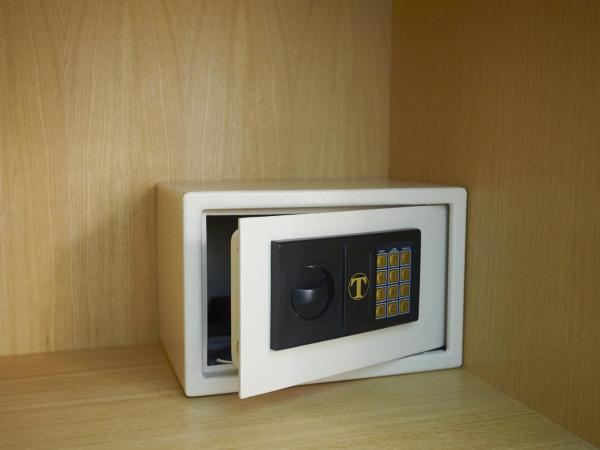 Hospitality Hotel : photo 2 de la chambre chambre double