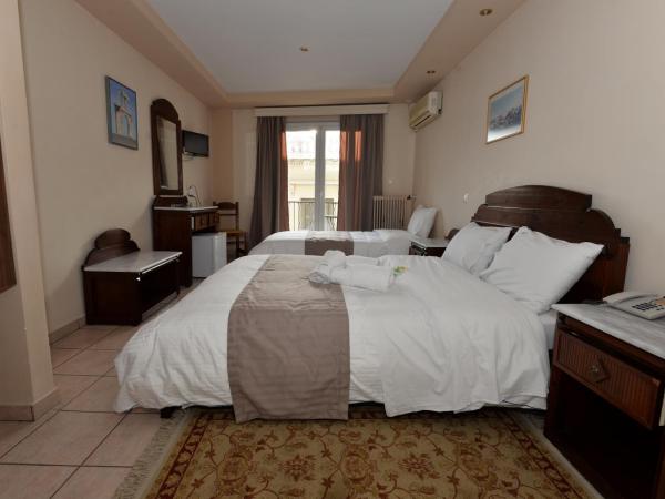 Hotel Byron : photo 2 de la chambre chambre triple supérieure avec vue sur l'acropole