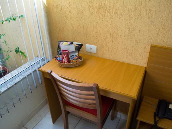 Hotel Estação Paraíso - ao lado do Metrô Paraíso e 600m da Av Paulista : photo 6 de la chambre chambre lits jumeaux