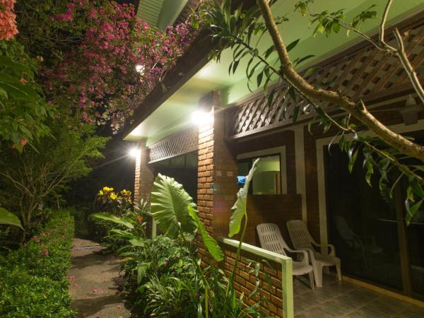 Ladda Resort : photo 9 de la chambre bungalow avec lit king-size