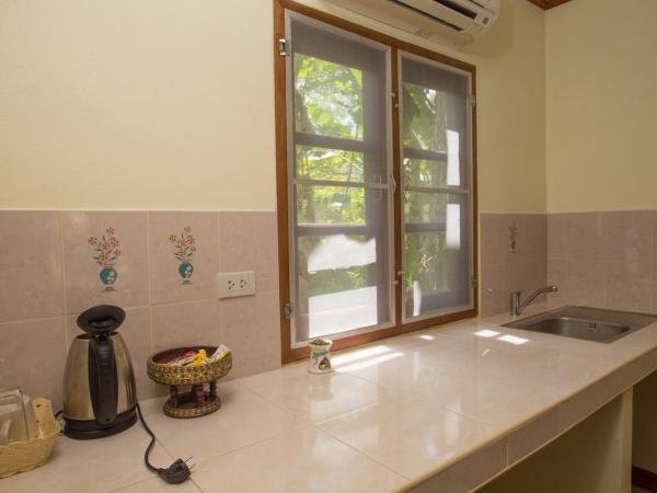 Ladda Resort : photo 5 de la chambre bungalow avec lit king-size