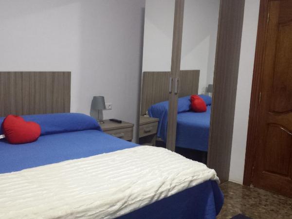 Alojamiento Jose Carlos : photo 5 de la chambre chambre lit king-size avec baignoire spa