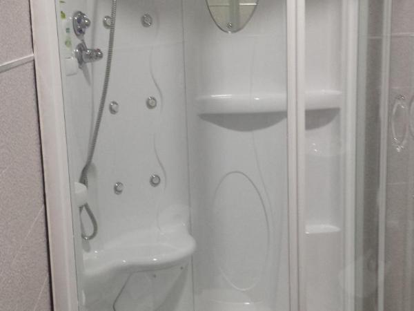 Alojamiento Jose Carlos : photo 2 de la chambre chambre double de luxe avec douche spa