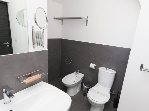 Etna Suite Group : photo 5 de la chambre chambre double avec coin salon