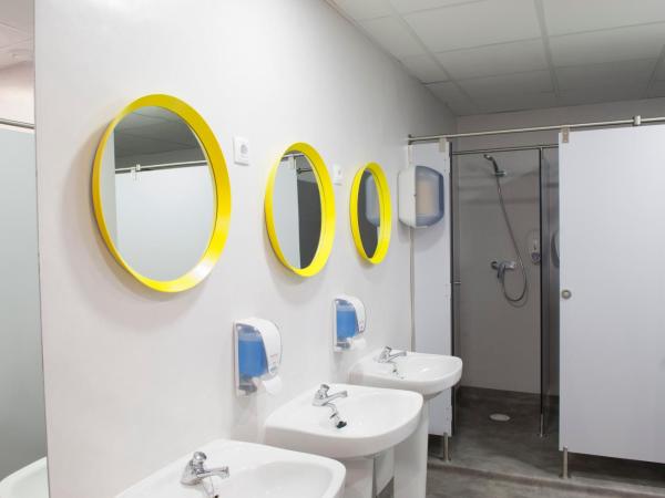 UP Hostel Valencia : photo 4 de la chambre lit dans dortoir mixte de 8 lits