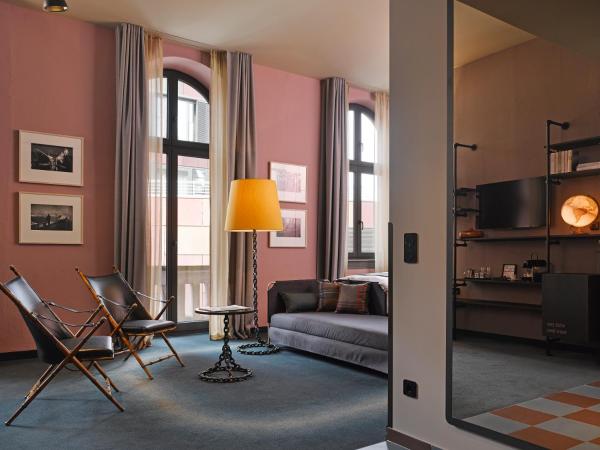 25hours Hotel Altes Hafenamt : photo 2 de la chambre hébergement très grand