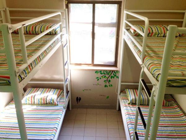 YHA Ngong Ping SG Davis Youth Hostel : photo 1 de la chambre 4-person private dormitory with shared bathroom