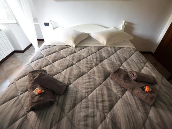 La Torre Bergamo House : photo 2 de la chambre chambre double