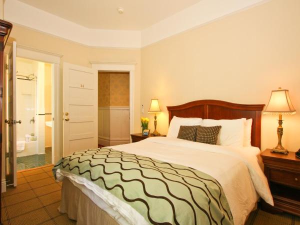 Parker Guest House : photo 5 de la chambre chambre lit queen-size avec salle de bains privative