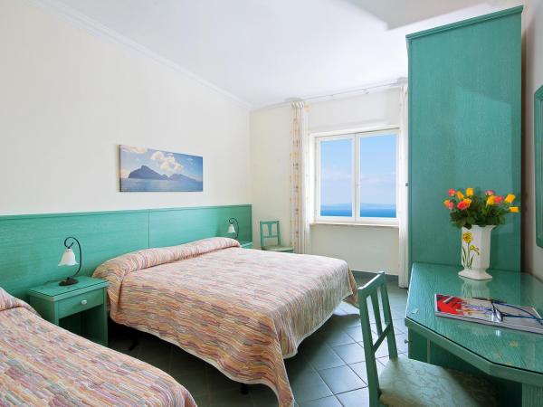 Da Giorgio : photo 3 de la chambre chambre triple - vue sur mer