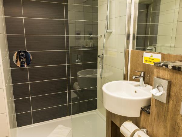 Cairn Hotel & Apartments : photo 6 de la chambre petite chambre double