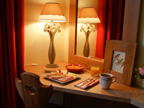 Hôtel Restaurant La Tourmaline : photo 5 de la chambre chambre double avec accès au spa