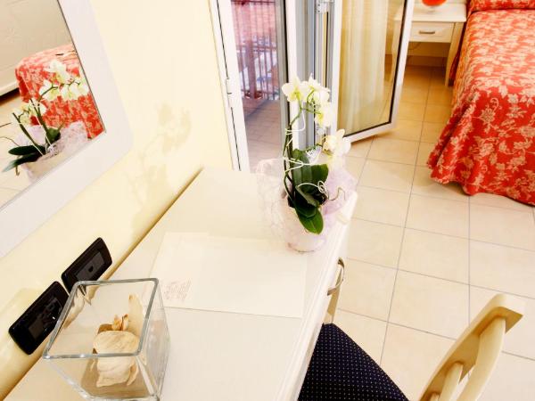 Hotel Baia : photo 5 de la chambre chambre triple standard