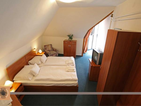 Hotel Főnix : photo 3 de la chambre chambre double ou lits jumeaux