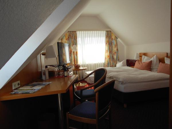 Hotel Möhringer Hof : photo 7 de la chambre chambre quadruple