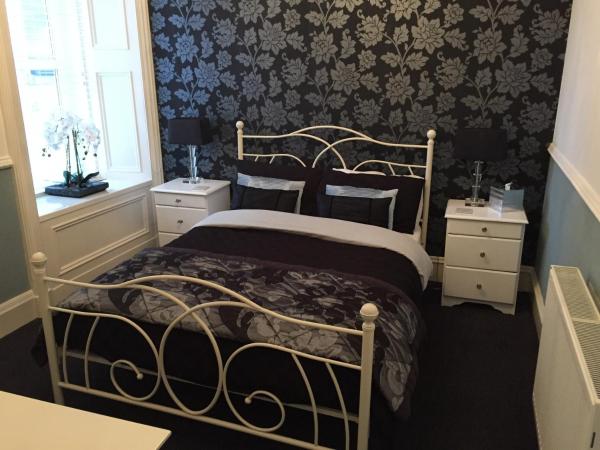 Lochnagar Guest House : photo 3 de la chambre chambre double avec salle de bains privative