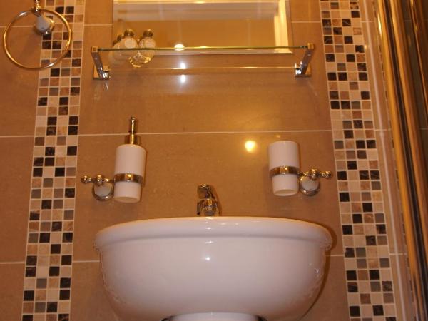 Sapphire Hotel London : photo 4 de la chambre chambre lits jumeaux avec salle de bains privative