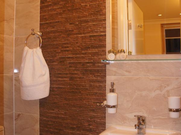 Sapphire Hotel London : photo 6 de la chambre chambre triple - salle de bains privative