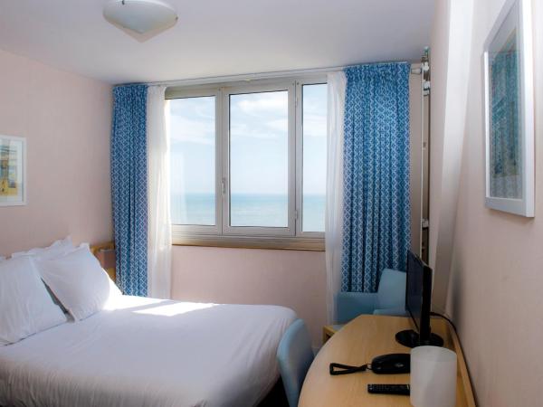 Hôtel Vacances Bleues Villa Caroline : photo 3 de la chambre chambre double - côté mer