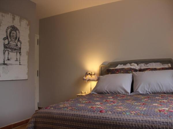 La Bastide du Bouchou : photo 8 de la chambre chambre double - vue sur piscine