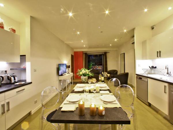 Les Jardins du Porche : photo 1 de la chambre appartement 2 chambres de luxe avec terrasse privée