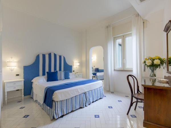 Hotel Villa Di Sorrento : photo 6 de la chambre chambre familiale