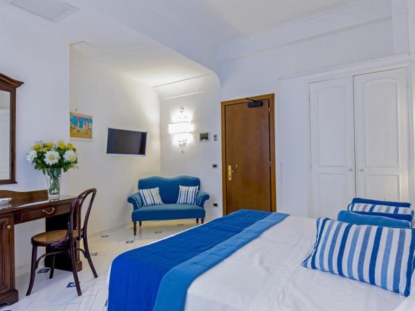 Hotel Villa Di Sorrento : photo 2 de la chambre chambre familiale
