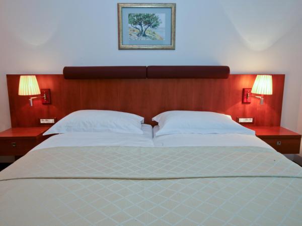 Hotel Croatia : photo 4 de la chambre chambre lits jumeaux