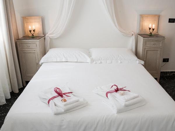 Villa Giannina B&B : photo 2 de la chambre chambre double - vue sur mer