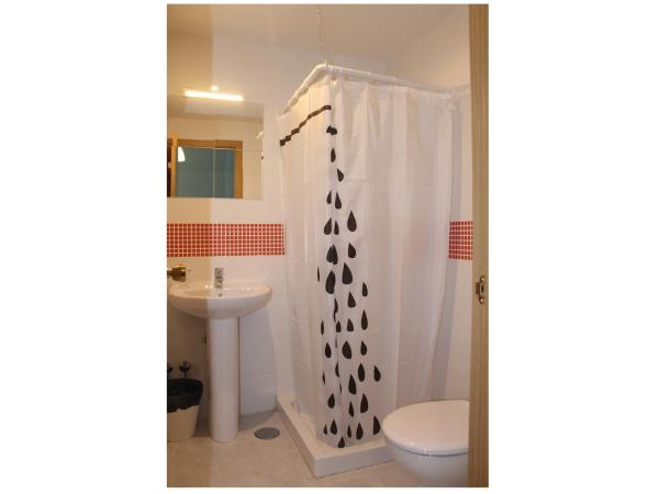 Hostal Abitum Madrid : photo 4 de la chambre chambre lits jumeaux